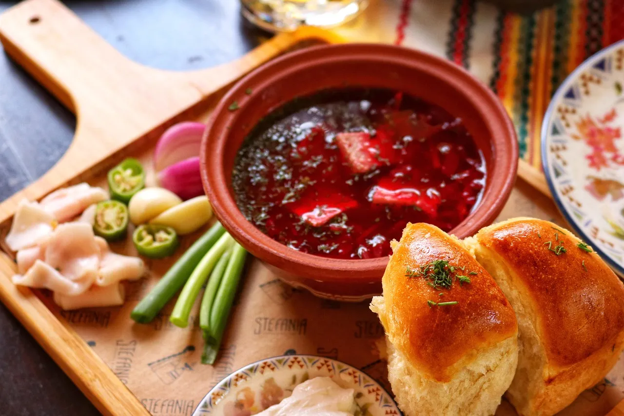 Is Borscht Vegetarian? (Beet Soup, Explained)