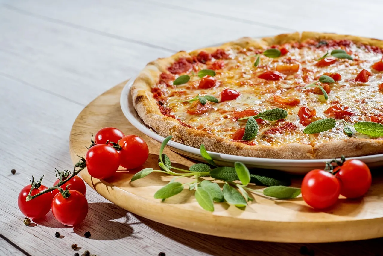 Is Pizza Vegetarian? (Rennet & Hidden Toppings)
