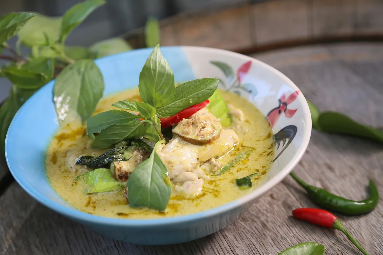 Is Green Curry Vegetarian or Vegan? (Fish Sauce & Shrimp Paste)