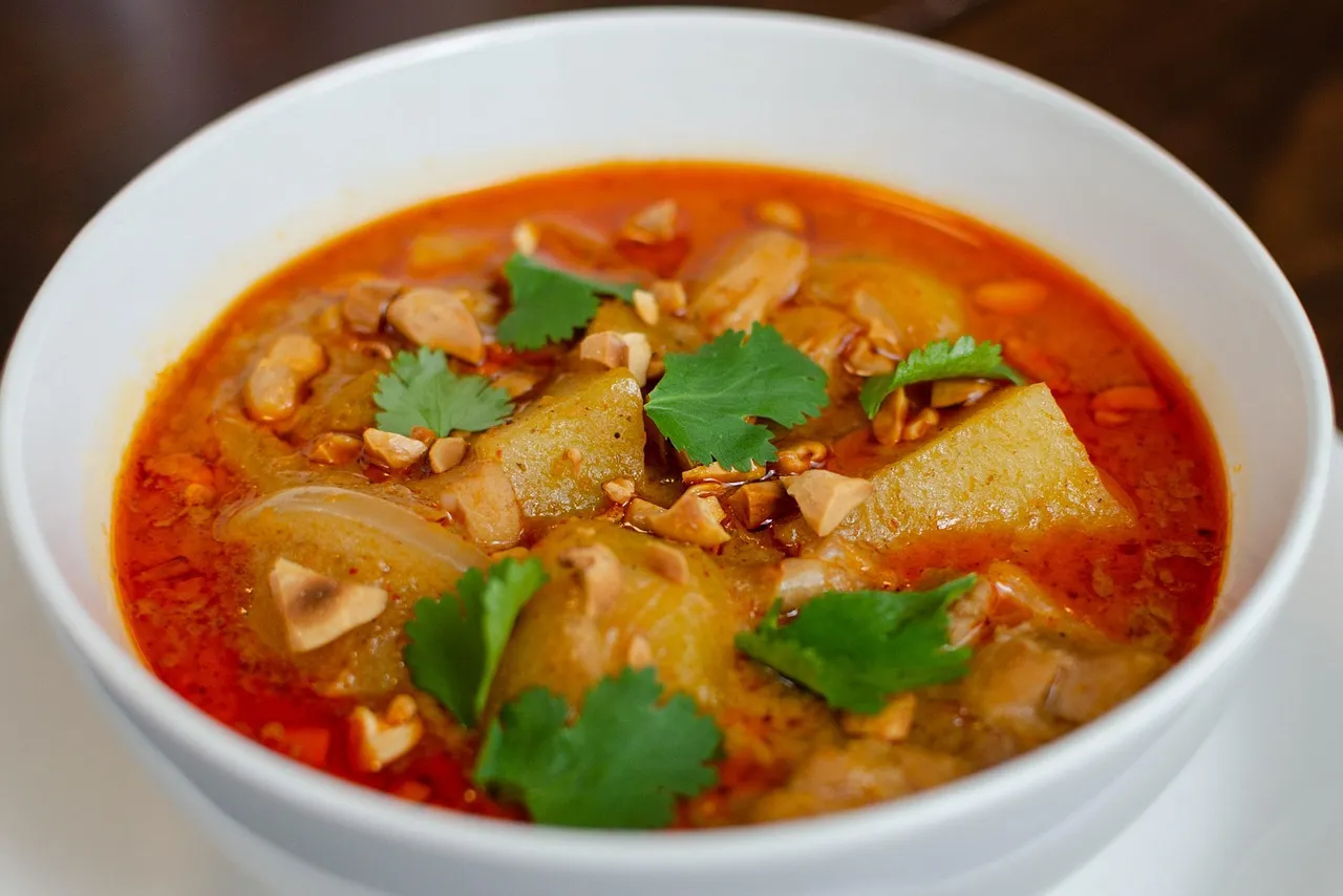 Is Massaman Curry Vegetarian or Vegan? (Beef, Fish Sauce & Shrimp Paste)