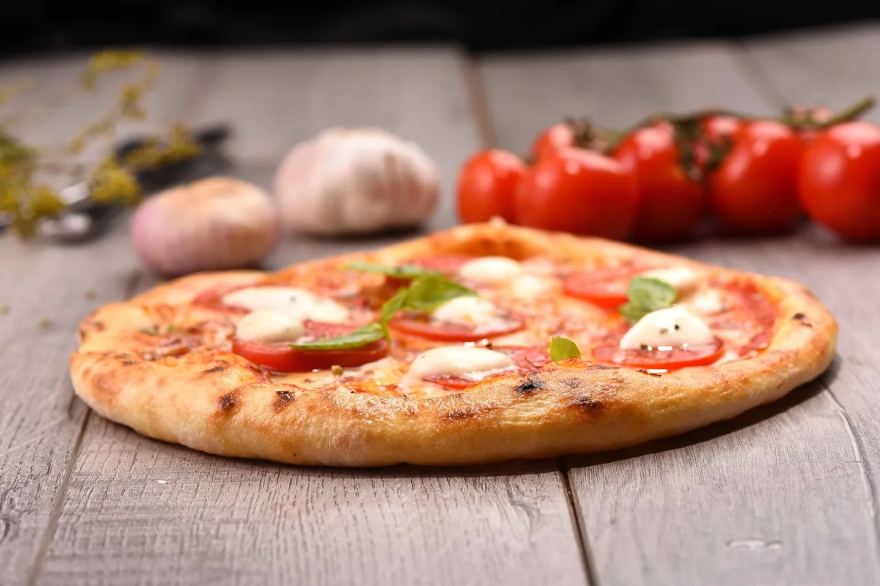 Is Margherita Pizza Vegetarian? (Rennet in the Mozzarella)