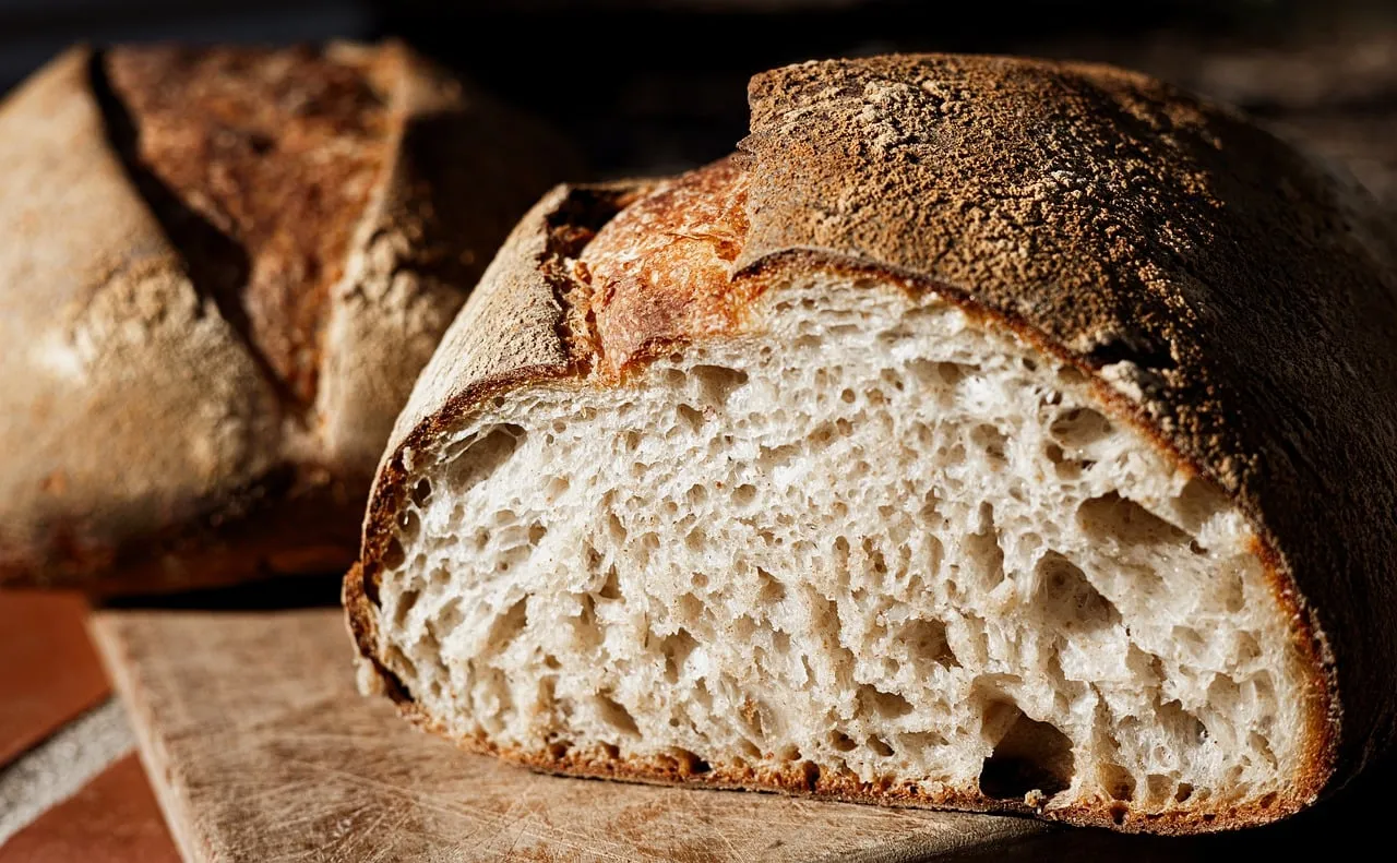 L-Cysteine (E920): Human Hair and Feathers in Bread?